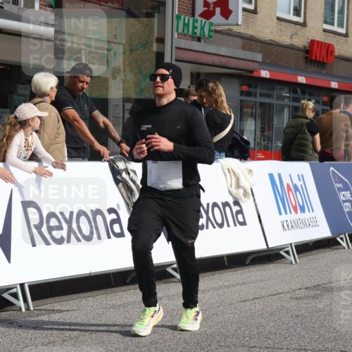 15.09.2024 - PSD Bank Halbmarathon Michael Strokosch http://msf.ph/oto/7067790 15.09.2024 12:03:16 Ziel 1740, 1944, 2037, 2062, 2417, 2548, 2759, 3056 meine-sportfotos.de