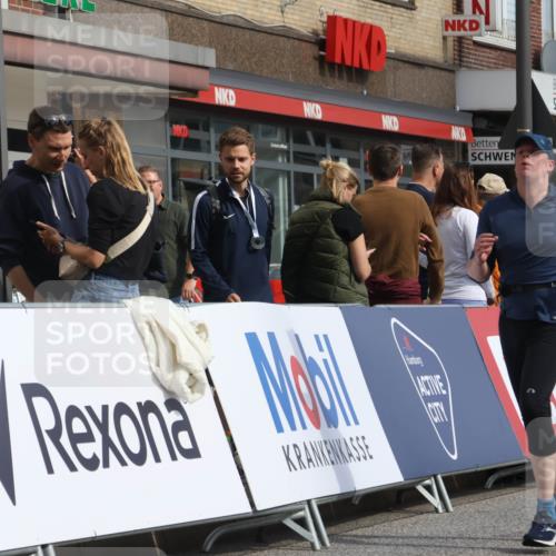 15.09.2024 - PSD Bank Halbmarathon Michael Strokosch http://msf.ph/oto/7067804 15.09.2024 12:03:19 Ziel 1944, 2062, 2548, 2759, 3056 meine-sportfotos.de