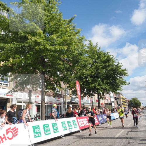 15.09.2024 - PSD Bank Halbmarathon Miley Keyser http://msf.ph/oto/7067837 15.09.2024 12:19:03 Ziel 1728, 1729, 2149, 2412, 2821, 3094, 3106, 3258, 3419, 3446, 3447, 3500, 3561 meine-sportfotos.de