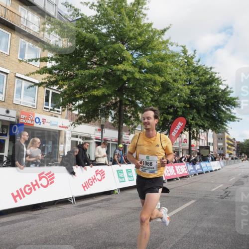15.09.2024 - PSD Bank Halbmarathon Miley Keyser http://msf.ph/oto/7067848 15.09.2024 11:19:03 Ziel 584, 640, 849, 866, 1066 meine-sportfotos.de