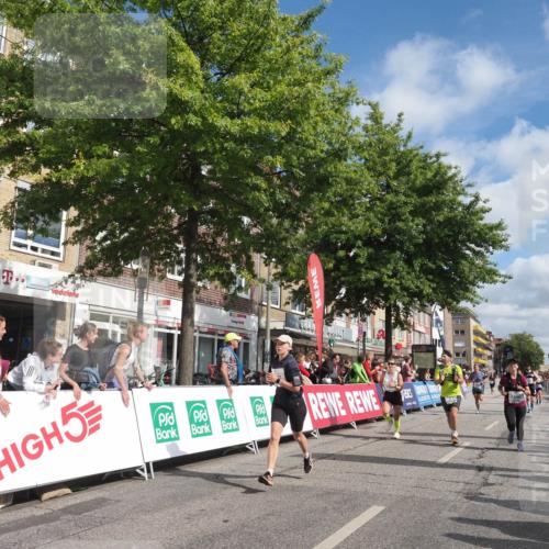 15.09.2024 - PSD Bank Halbmarathon Miley Keyser http://msf.ph/oto/7067851 15.09.2024 12:19:04 Ziel 1728, 1729, 2149, 2412, 2821, 3094, 3106, 3258, 3419, 3446, 3447, 3500, 3561 meine-sportfotos.de