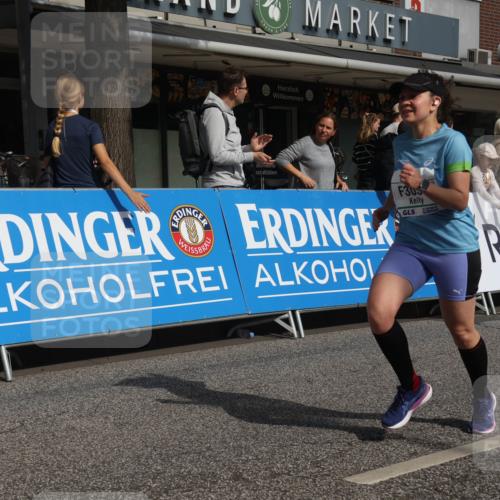 15.09.2024 - PSD Bank Halbmarathon Michael Strokosch http://msf.ph/oto/7067854 15.09.2024 12:03:25 Ziel 1944, 2062, 2746, 2759, 3007, 3056 meine-sportfotos.de