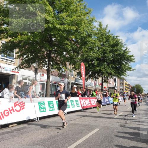 15.09.2024 - PSD Bank Halbmarathon Miley Keyser http://msf.ph/oto/7067860 15.09.2024 12:19:04 Ziel 1728, 1729, 2149, 2412, 2821, 3094, 3106, 3258, 3419, 3446, 3447, 3500, 3561 meine-sportfotos.de
