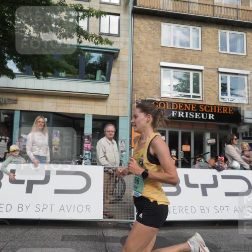 15.09.2024 - PSD Bank Halbmarathon Miley Keyser http://msf.ph/oto/7067874 15.09.2024 11:19:04 Ziel 584, 640, 849, 866, 1066 meine-sportfotos.de