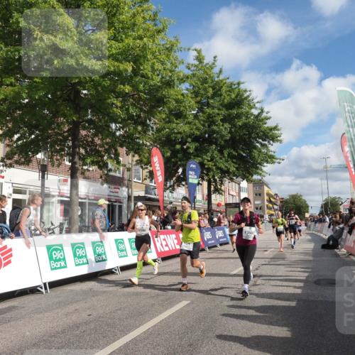 15.09.2024 - PSD Bank Halbmarathon Miley Keyser http://msf.ph/oto/7067876 15.09.2024 12:19:05 Ziel 1728, 1729, 2149, 2412, 2821, 3094, 3106, 3258, 3419, 3446, 3447, 3500, 3561 meine-sportfotos.de