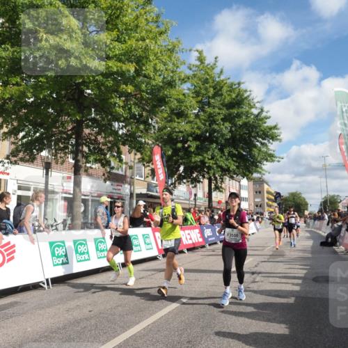 15.09.2024 - PSD Bank Halbmarathon Miley Keyser http://msf.ph/oto/7067883 15.09.2024 12:19:05 Ziel 1728, 1729, 2149, 2412, 2821, 3094, 3106, 3258, 3419, 3446, 3447, 3500, 3561 meine-sportfotos.de