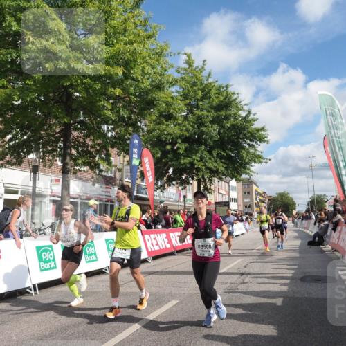 15.09.2024 - PSD Bank Halbmarathon Miley Keyser http://msf.ph/oto/7067892 15.09.2024 12:19:06 Ziel 1728, 1729, 2149, 2412, 2821, 3106, 3258, 3419, 3446, 3447, 3500, 3561 meine-sportfotos.de