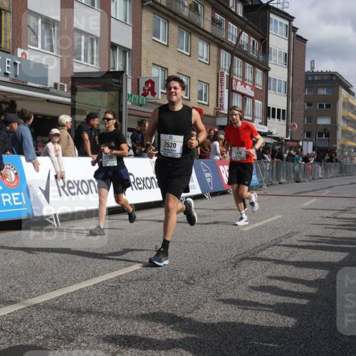 15.09.2024 - PSD Bank Halbmarathon Michael Strokosch http://msf.ph/oto/7067901 15.09.2024 12:03:35 Ziel 1476, 2520, 2730, 2746, 3007, 3056, 3271 meine-sportfotos.de