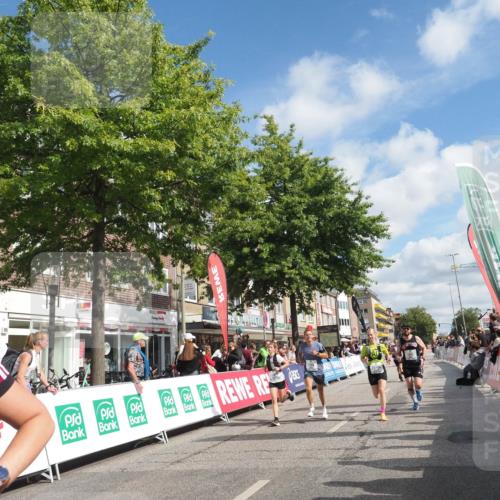 15.09.2024 - PSD Bank Halbmarathon Miley Keyser http://msf.ph/oto/7067906 15.09.2024 12:19:06 Ziel 1728, 1729, 2149, 2412, 2821, 3106, 3258, 3419, 3446, 3447, 3500, 3561 meine-sportfotos.de