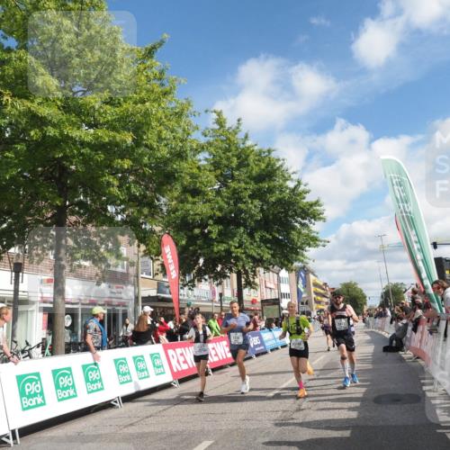 15.09.2024 - PSD Bank Halbmarathon Miley Keyser http://msf.ph/oto/7067919 15.09.2024 12:19:07 Ziel 1728, 1729, 2149, 2412, 2821, 3106, 3258, 3419, 3446, 3447, 3500, 3561 meine-sportfotos.de