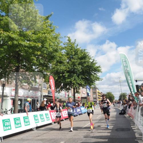 15.09.2024 - PSD Bank Halbmarathon Miley Keyser http://msf.ph/oto/7067923 15.09.2024 12:19:07 Ziel 1728, 1729, 2149, 2412, 2821, 3106, 3258, 3419, 3446, 3447, 3500, 3561 meine-sportfotos.de