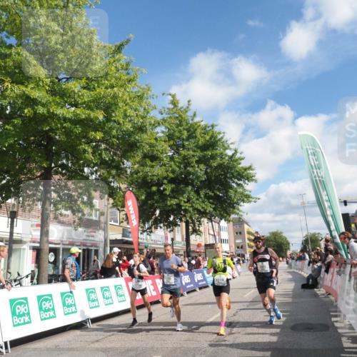 15.09.2024 - PSD Bank Halbmarathon Miley Keyser http://msf.ph/oto/7067927 15.09.2024 12:19:07 Ziel 1728, 1729, 2149, 2412, 2821, 3106, 3258, 3419, 3446, 3447, 3500, 3561 meine-sportfotos.de