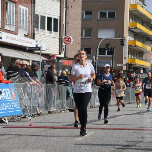 15.09.2024 - PSD Bank Halbmarathon Michael Strokosch http://msf.ph/oto/7067931 15.09.2024 12:03:48 Ziel 1674, 1741, 2363, 2372, 2943, 2945 meine-sportfotos.de