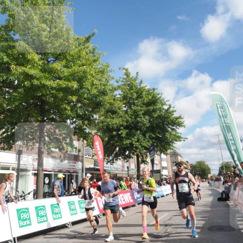 15.09.2024 - PSD Bank Halbmarathon Miley Keyser http://msf.ph/oto/7067935 15.09.2024 12:19:07 Ziel 1728, 1729, 2149, 2412, 2821, 3106, 3258, 3419, 3446, 3447, 3500, 3561 meine-sportfotos.de