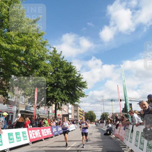 15.09.2024 - PSD Bank Halbmarathon Miley Keyser http://msf.ph/oto/7067939 15.09.2024 12:19:10 Ziel 1728, 1729, 2149, 2412, 2821, 3106, 3258, 3419, 3446, 3447, 3500, 3561 meine-sportfotos.de