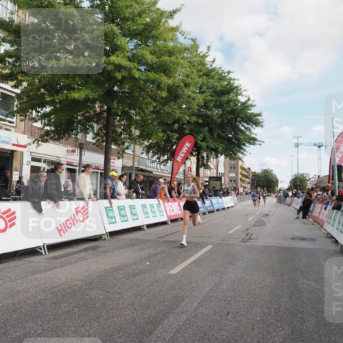 15.09.2024 - PSD Bank Halbmarathon Miley Keyser http://msf.ph/oto/7067963 15.09.2024 11:19:23 Ziel 401, 628, 630, 640, 822, 859, 887, 1070 meine-sportfotos.de