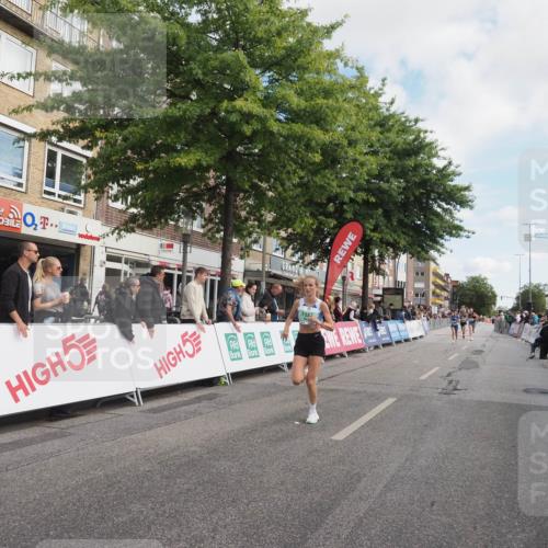 15.09.2024 - PSD Bank Halbmarathon Miley Keyser http://msf.ph/oto/7067976 15.09.2024 11:19:23 Ziel 401, 628, 630, 640, 822, 859, 887, 1070 meine-sportfotos.de