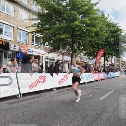 15.09.2024 - PSD Bank Halbmarathon Miley Keyser http://msf.ph/oto/7067980 15.09.2024 11:19:24 Ziel 401, 628, 630, 822, 859, 870, 887, 1070 meine-sportfotos.de