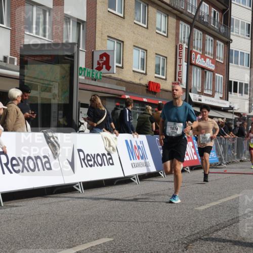 15.09.2024 - PSD Bank Halbmarathon Michael Strokosch http://msf.ph/oto/7067989 15.09.2024 12:03:56 Ziel 1674, 1741, 1756, 2136, 2363, 2372, 2720, 2880, 2943, 2945 meine-sportfotos.de