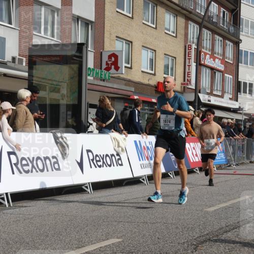 15.09.2024 - PSD Bank Halbmarathon Michael Strokosch http://msf.ph/oto/7067991 15.09.2024 12:03:56 Ziel 1674, 1741, 1756, 2136, 2363, 2372, 2720, 2880, 2943, 2945 meine-sportfotos.de