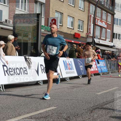 15.09.2024 - PSD Bank Halbmarathon Michael Strokosch http://msf.ph/oto/7067995 15.09.2024 12:03:56 Ziel 1674, 1741, 1756, 2136, 2363, 2372, 2720, 2880, 2943, 2945 meine-sportfotos.de