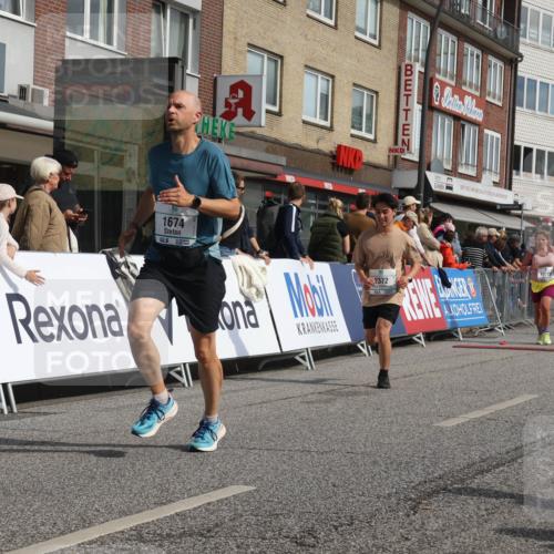 15.09.2024 - PSD Bank Halbmarathon Michael Strokosch http://msf.ph/oto/7067997 15.09.2024 12:03:57 Ziel 1674, 1741, 1756, 2136, 2363, 2372, 2720, 2880, 2943, 2945 meine-sportfotos.de