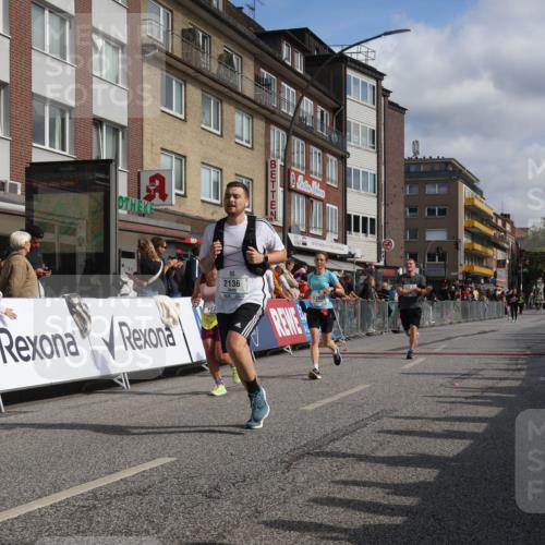 15.09.2024 - PSD Bank Halbmarathon Michael Strokosch http://msf.ph/oto/7068013 15.09.2024 12:04:00 Ziel 1674, 1741, 1756, 2136, 2363, 2372, 2720, 2880, 2943, 2945 meine-sportfotos.de