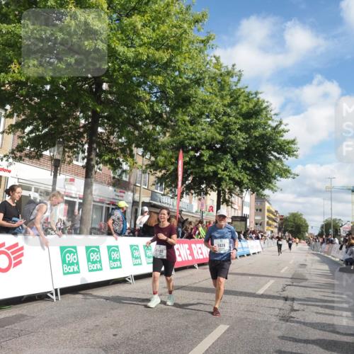 15.09.2024 - PSD Bank Halbmarathon Miley Keyser http://msf.ph/oto/7068033 15.09.2024 12:19:18 Ziel 1828, 3092, 3103, 3373, 3419, 3446, 3447 meine-sportfotos.de