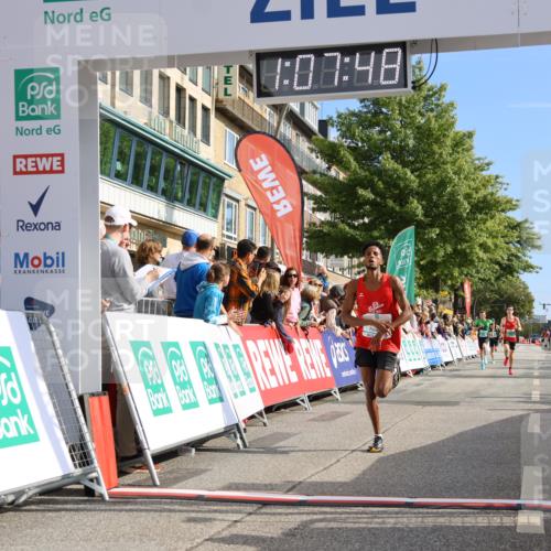 15.09.2024 - PSD Bank Halbmarathon Strokosch-Dieckow http://msf.ph/oto/7068041 15.09.2024 11:08:39 Ziel 474, 475, 477, 487, 493, 562, 1076 meine-sportfotos.de