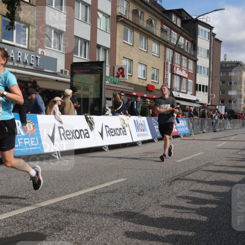 15.09.2024 - PSD Bank Halbmarathon Michael Strokosch http://msf.ph/oto/7068043 15.09.2024 12:04:03 Ziel 1674, 1741, 1756, 2136, 2363, 2372, 2720, 2880, 2945 meine-sportfotos.de