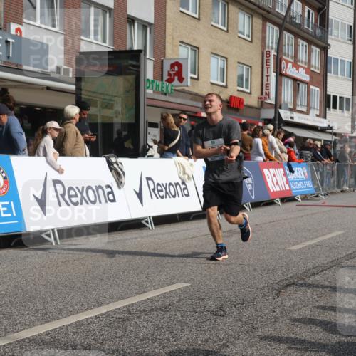 15.09.2024 - PSD Bank Halbmarathon Michael Strokosch http://msf.ph/oto/7068045 15.09.2024 12:04:03 Ziel 1674, 1741, 1756, 2136, 2363, 2372, 2720, 2880, 2945 meine-sportfotos.de