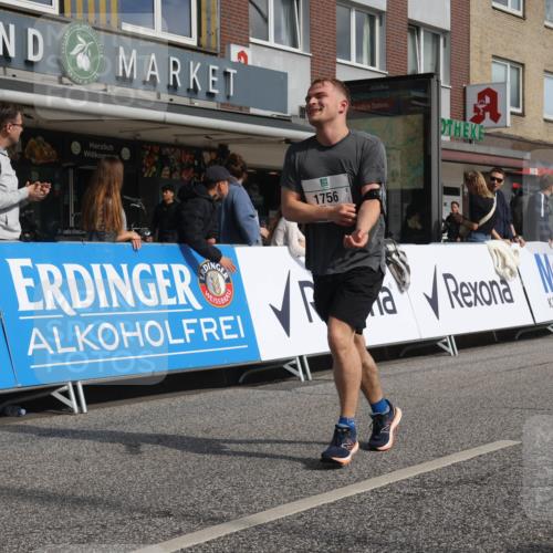 15.09.2024 - PSD Bank Halbmarathon Michael Strokosch http://msf.ph/oto/7068054 15.09.2024 12:04:04 Ziel 1674, 1741, 1756, 2136, 2372, 2720, 2880, 2945 meine-sportfotos.de
