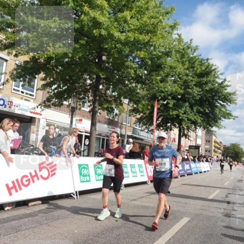 15.09.2024 - PSD Bank Halbmarathon Miley Keyser http://msf.ph/oto/7068055 15.09.2024 12:19:18 Ziel 1828, 3092, 3103, 3373, 3419, 3446, 3447 meine-sportfotos.de
