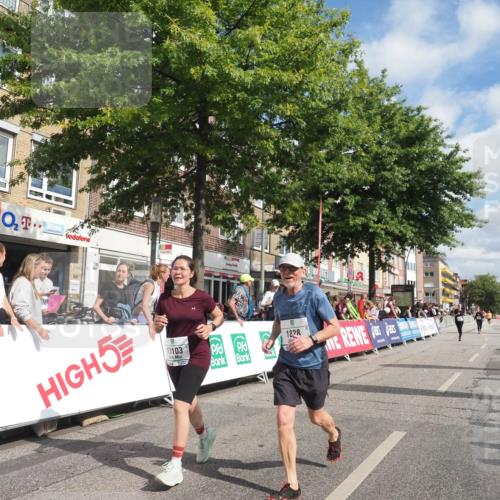 15.09.2024 - PSD Bank Halbmarathon Miley Keyser http://msf.ph/oto/7068067 15.09.2024 12:19:19 Ziel 1828, 3092, 3103, 3373, 3446, 3447 meine-sportfotos.de
