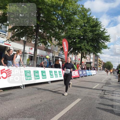 15.09.2024 - PSD Bank Halbmarathon Miley Keyser http://msf.ph/oto/7068100 15.09.2024 12:19:29 Ziel 1828, 3092, 3103, 3373 meine-sportfotos.de