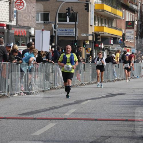 15.09.2024 - PSD Bank Halbmarathon Michael Strokosch http://msf.ph/oto/7068132 15.09.2024 12:04:24 Ziel 1938, 2399, 2965, 3027, 3194 meine-sportfotos.de