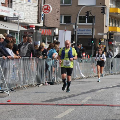 15.09.2024 - PSD Bank Halbmarathon Michael Strokosch http://msf.ph/oto/7068146 15.09.2024 12:04:25 Ziel 1938, 2399, 2960, 2965, 3027, 3194 meine-sportfotos.de