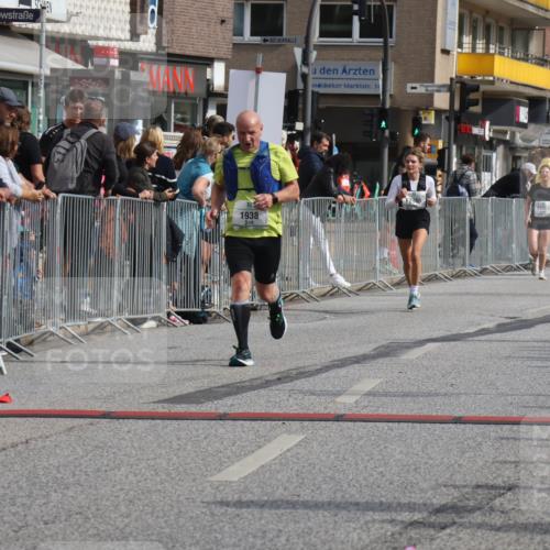 15.09.2024 - PSD Bank Halbmarathon Michael Strokosch http://msf.ph/oto/7068148 15.09.2024 12:04:25 Ziel 1938, 2399, 2960, 2965, 3027, 3194 meine-sportfotos.de