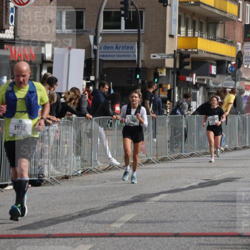 15.09.2024 - PSD Bank Halbmarathon Michael Strokosch http://msf.ph/oto/7068157 15.09.2024 12:04:26 Ziel 1938, 2399, 2960, 2965, 3194 meine-sportfotos.de