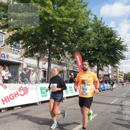 15.09.2024 - PSD Bank Halbmarathon Miley Keyser http://msf.ph/oto/7068179 15.09.2024 12:19:39 Ziel 1613, 2867, 3092 meine-sportfotos.de