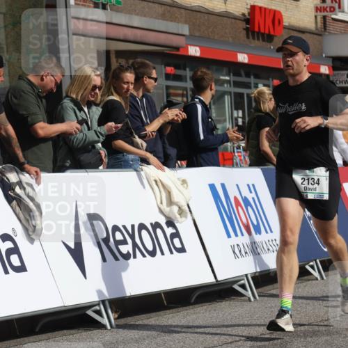 15.09.2024 - PSD Bank Halbmarathon Michael Strokosch http://msf.ph/oto/7068212 15.09.2024 12:04:36 Ziel 1938, 2134, 2708, 2871, 2960, 2965, 3004 meine-sportfotos.de