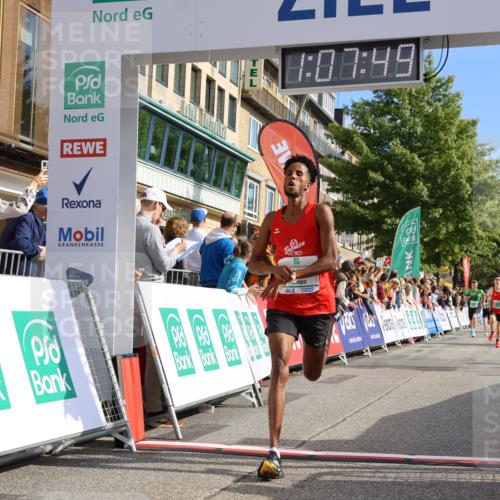 15.09.2024 - PSD Bank Halbmarathon Strokosch-Dieckow http://msf.ph/oto/7068213 15.09.2024 11:08:40 Ziel 474, 475, 477, 487, 493, 562, 1076 meine-sportfotos.de
