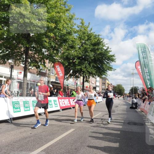 15.09.2024 - PSD Bank Halbmarathon Miley Keyser http://msf.ph/oto/7068275 15.09.2024 12:19:51 Ziel 1613, 2025, 2867, 2903, 3394, 3436, 3440 meine-sportfotos.de