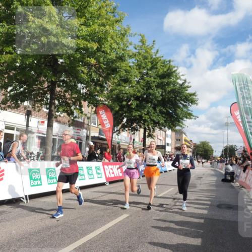 15.09.2024 - PSD Bank Halbmarathon Miley Keyser http://msf.ph/oto/7068279 15.09.2024 12:19:51 Ziel 1613, 2025, 2867, 2903, 3394, 3436, 3440 meine-sportfotos.de