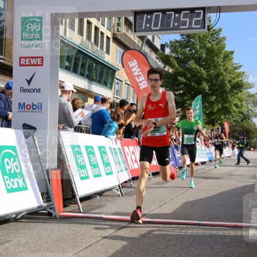 15.09.2024 - PSD Bank Halbmarathon Strokosch-Dieckow http://msf.ph/oto/7068322 15.09.2024 11:08:43 Ziel 477, 487, 493, 562, 1076 meine-sportfotos.de