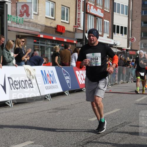 15.09.2024 - PSD Bank Halbmarathon Michael Strokosch http://msf.ph/oto/7068347 15.09.2024 12:05:03 Ziel 1456, 2164, 2191, 2562, 2726, 2881, 3054, 3122 meine-sportfotos.de
