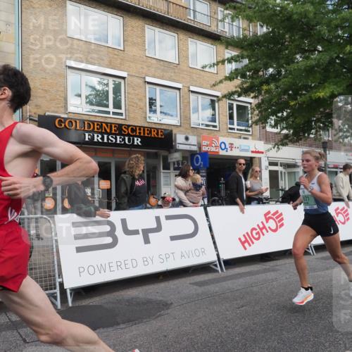 15.09.2024 - PSD Bank Halbmarathon Miley Keyser http://msf.ph/oto/7068360 15.09.2024 11:19:54 Ziel 508, 615, 668, 871, 1011, 2613 meine-sportfotos.de