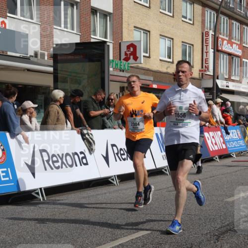 15.09.2024 - PSD Bank Halbmarathon Michael Strokosch http://msf.ph/oto/7068422 15.09.2024 12:05:14 Ziel 1656, 1718, 2014, 2095, 2164, 2191, 2199, 2304, 2419, 2515, 2562, 2726, 2786, 2955, 3054 meine-sportfotos.de