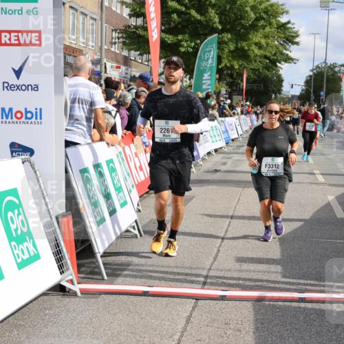 15.09.2024 - PSD Bank Halbmarathon Strokosch-Dieckow http://msf.ph/oto/7068458 15.09.2024 12:31:12 Ziel 2152, 2261, 2347, 3134, 3211, 3279, 3312, 3352 meine-sportfotos.de