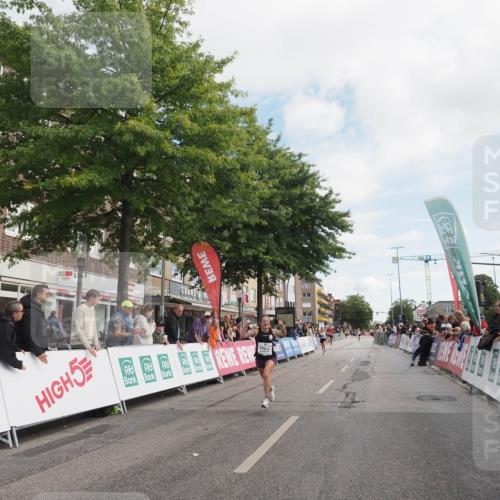 15.09.2024 - PSD Bank Halbmarathon Miley Keyser http://msf.ph/oto/7068468 15.09.2024 11:20:05 Ziel 611, 843, 1011, 1021, 2613 meine-sportfotos.de